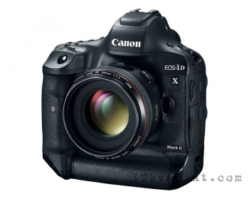 Репортажная цифровая фотокамера Canon EOS 1D X Mark II.