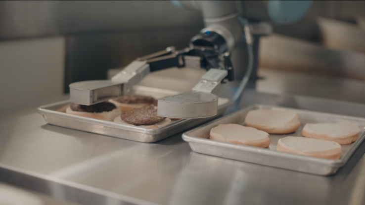 Как приготовить правильный бургер? Спросите робота Flippy! (+видео)