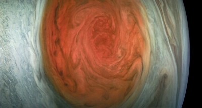 NASA опубликовала фотографии крупных планов Большого Красного Пятна Юпитера