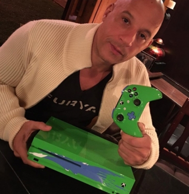 Microsoft выпустила специальную благотворительную версию Xbox One S в честь Пола Уолкера