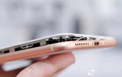Apple расследует уже два случая взрыва батареи iPhone 8 Plus