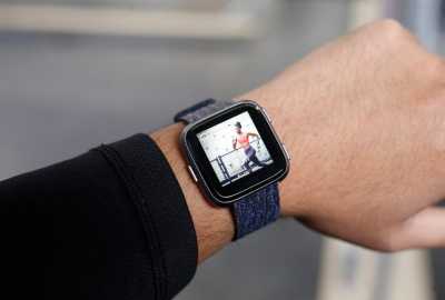 Fitbit продала миллион умных часов Versa всего за шесть недель