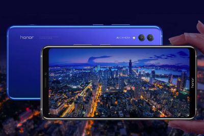 Huawei установила в своем новейшем смартфоне Honor Note 10 7-дюймовый экран и удалила разъем для наушников