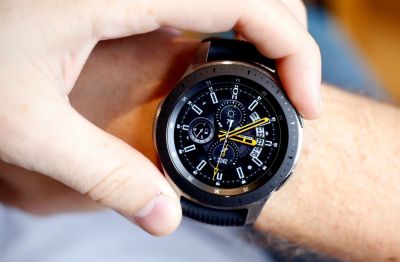 Очередное обновление для Samsung Galaxy Watch оптимизирует зарядку и улучшает воспроизведение музыки