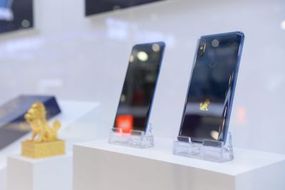 Xiaomi показала 5G версию своего последнего флагмана Mi Mix 3