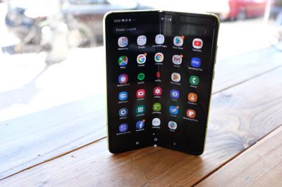 Исполнительный директор Samsung сообщил, что складной телефон Galaxy Fold "готов выйти на рынок"