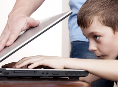 Киберспециалисты рассказали как не нарушить личное пространство ребенка в интернете