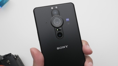 Новейший смартфон Sony оснащен массивным сенсором и регулируемой диафрагмой