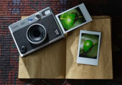Камера Fujifilm Instax Mini Evo позволяет отправлять снимки прямо на ваш телефон и обратно