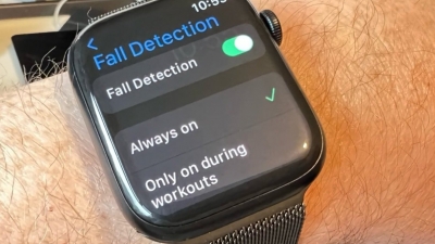 Функция Fall Detection на Apple Watch спасла туриста после падения в лесу